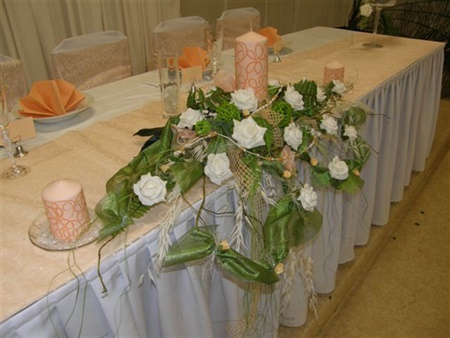 svadobný stôl.jpg