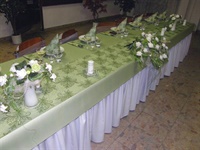 Aranžná zelené stôl.jpg