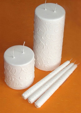 Kolekcia svadobných sviečok bielej farby.jpg Kolekcia svadobných sviečok bielej farby.jpg